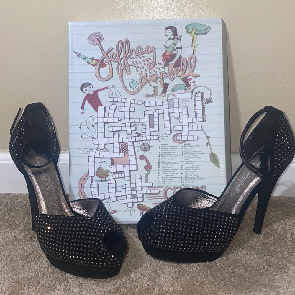 Black heel